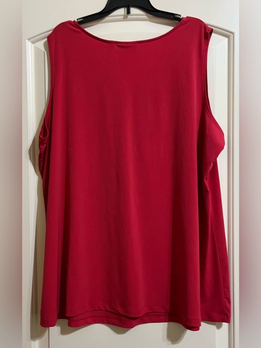 Susan Graver Fuchsia V-Neck Sleeveless Top Blouse with Gold Ring Accent 2X - Picture 3 of 6